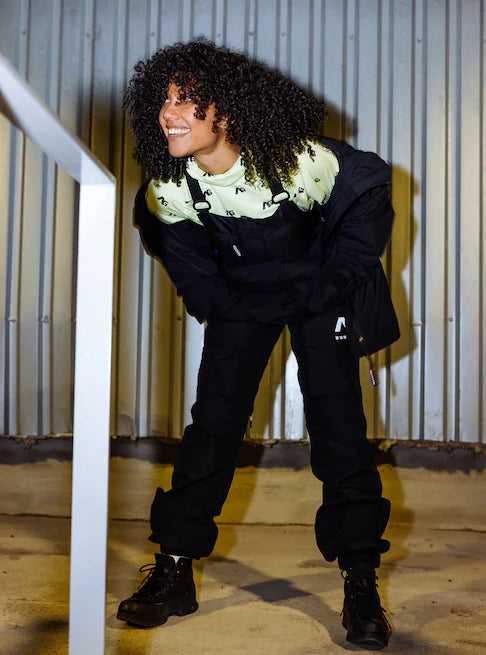 Burton Analog 2024 Hedstall GORE TEX 2L Womens Bib ESS Board Store