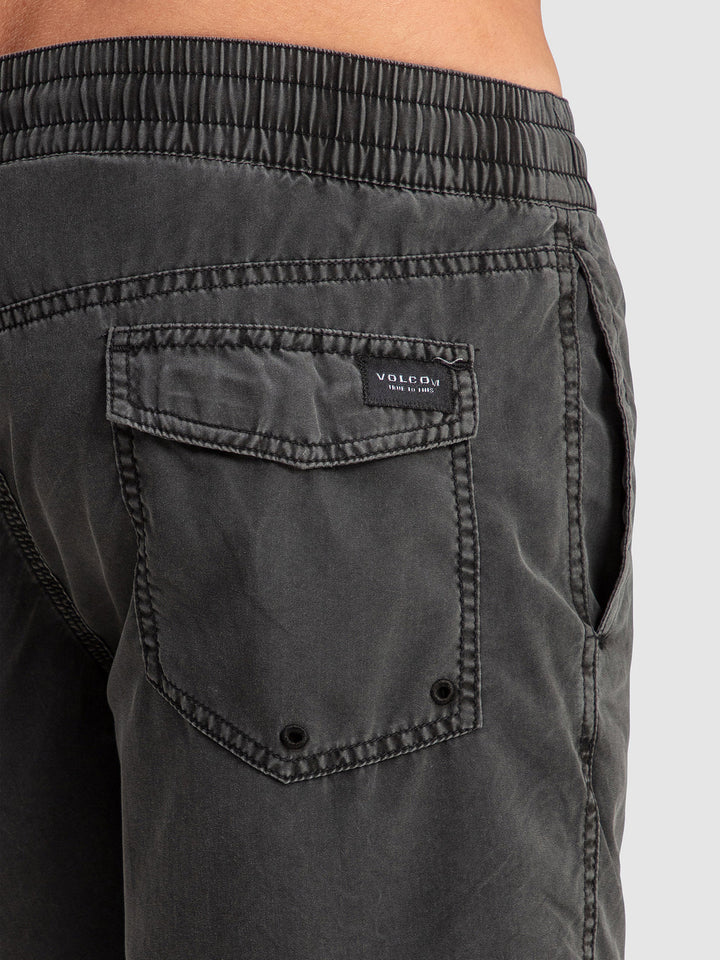 Volcom Center 17" Trunk